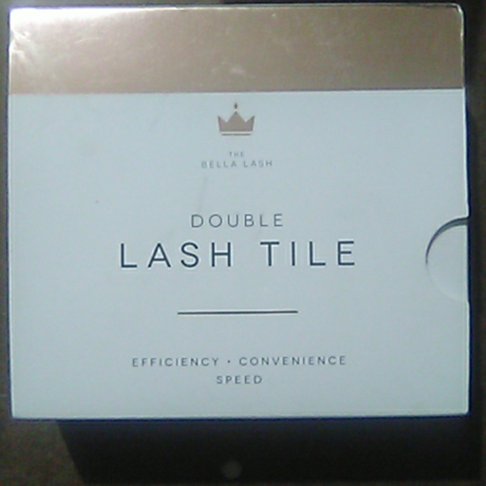 Double Lash Tile